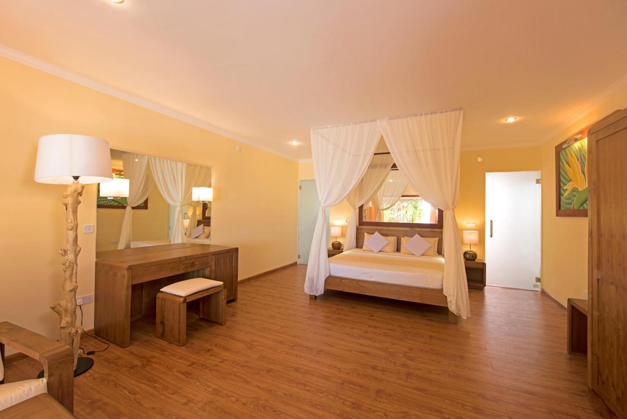 Thulhagiri Island Resort & Spa Thulhaagiri Екстер'єр фото